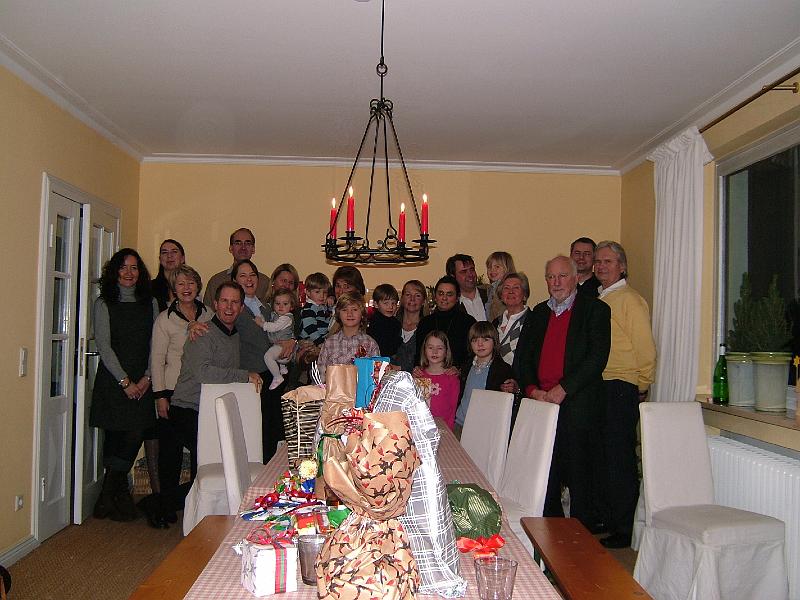 CundT2007_1226AG.JPG - 24 Menschen, fürs Protokoll